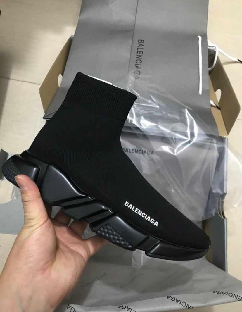 BALENCIAGA